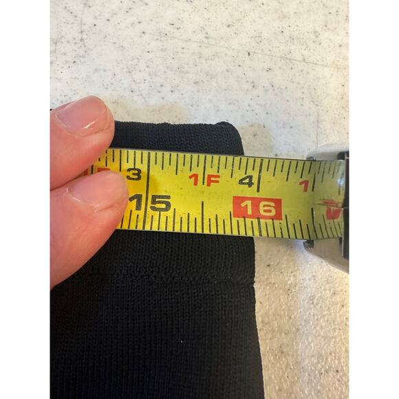 Exclusively Misook L Black Knit Acrylic Pullon Elastic Waist Ankle Pants Crop B5 - Picture 4 of 5